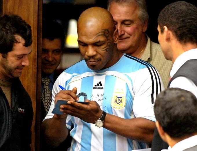 Mike Tyson Defiende A Lionel Messi De Canelo Lvarez Pol Tica Stereo