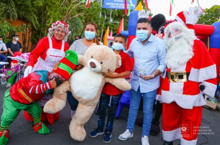 Tejido Social organiza fiesta navideña a familias de la colonia Milagro de La Paz, en San Miguel