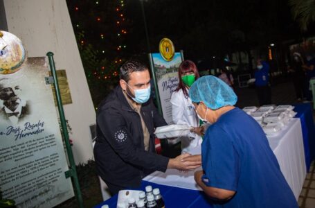 MINSAL comparte cena navideña con el personal de primera línea en el Hospital Rosales