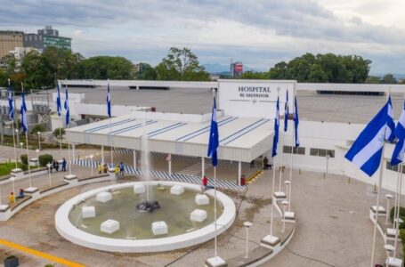 El Hospital El Salvador es un referente en la región, afirma ministro de Salud