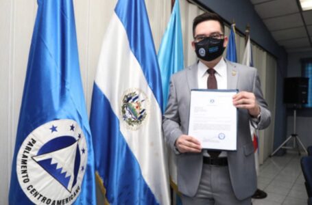 Diputado Carlos Hernández promueve agenda a favor de los migrantes en el PARLACEN
