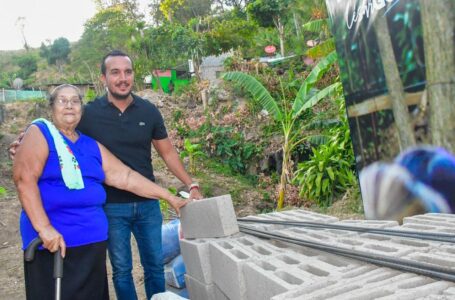 César Godoy entrega materiales de construcción a comunidad El Progreso para edificar casa comunal