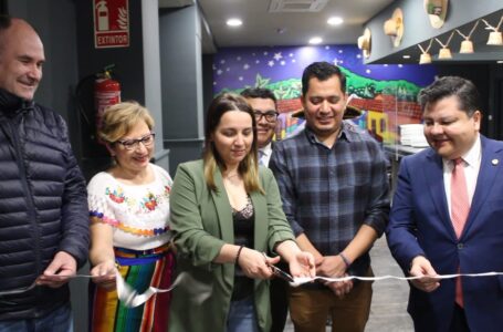 Pareja de salvadoreños inauguran tercer restaurante en España