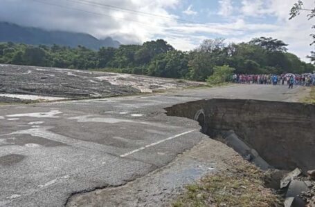 Avanza construcción de carretera de Tejutla a la frontera El Poy, de Chalatenango