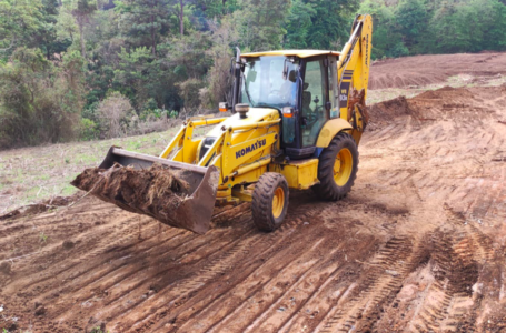 Obras Públicas ejecutó trabajos de terracería para preparar invernaderos en Chalatenango