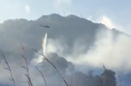 Bomberos combaten incendio en el volcán de San Salvador y otras zonas del país