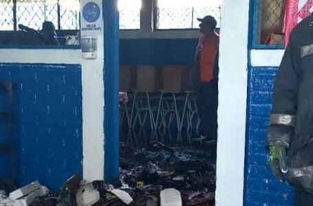 Inicia restauración de escuela afectada por un incendio en Bosques del Río