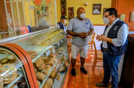 Defensoría del Consumidor inspecciona panadería de San Vicente para evitar incremento en el precio del pan