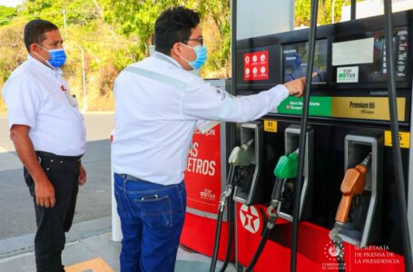 Equipos de la Dirección de Hidrocarburos y Minas verifican precios de combustible en el occidente