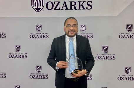 Presidente de ANDA recibe reconocimiento de la Universidad Ozarks