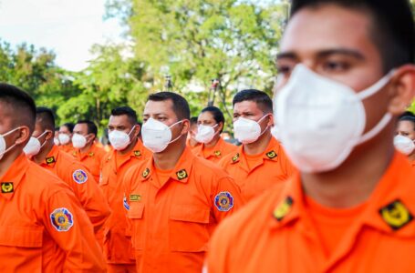 Primera generación de la academia Héroes de El Salvador, cuenta con 399 bomberos