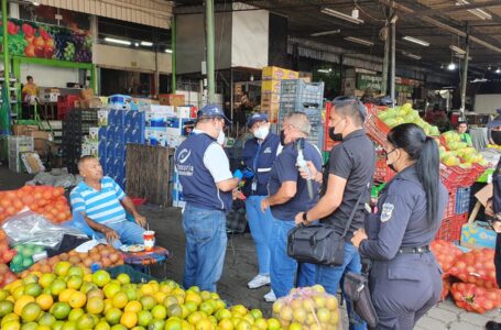 Supervisan precios de productos de la canasta básica en La Tiendona