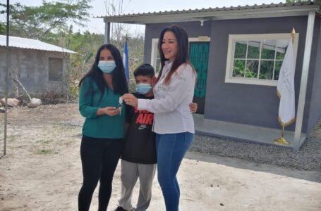 Doce familias de la comunidad Husisilapa recibieron del gobierno viviendas dignas