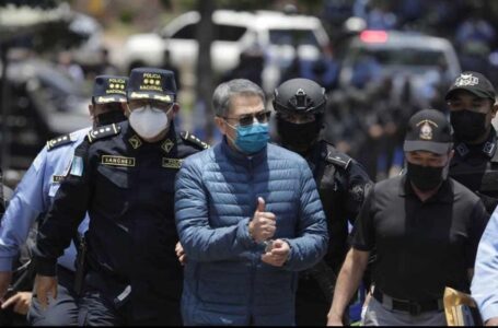 Bajo fuerte dispositivo de seguridad fue extraditado a EE.UU expresidente Juan Orlando Hernández