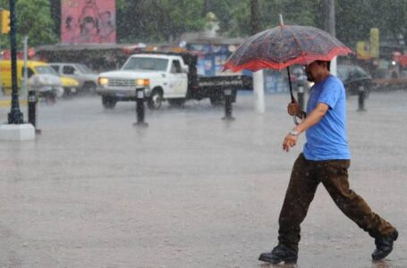 Se reportan lluvias moderadas en San Salvador
