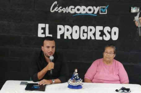 Alcalde de Zaragoza entrega casa comunal a habitantes de la Comunidad El Progreso