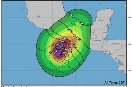 Tormenta tropical Agatha en pacífico mexicano, avanza a convertirse en huracán en las próximas 24 horas