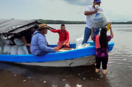 Gobierno de El Salvador entregó paquetes alimentos a pescadores habitantes de islas