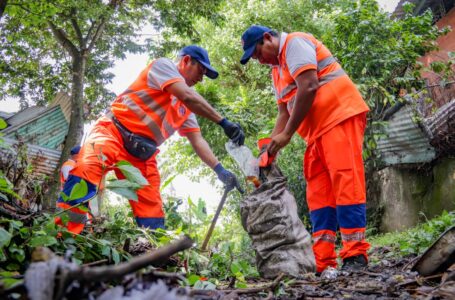 Jornada de limpieza en la quebrada Las Lajas, Mejicanos