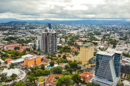 Remesas y transacciones internacionales para inversiones no pagaran renta en El Salvador