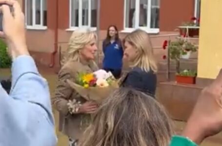 Primera dama de Estados Unidos visita Ucrania