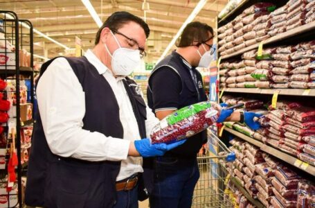 Sigue verificaciones de precio de alimentos en supermercados