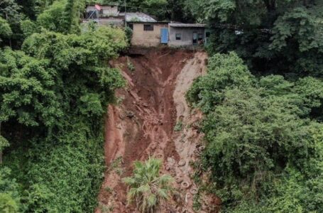 Sistema de Protección Civil  atiende emergencia por derrumbe en Ciudad Delgado