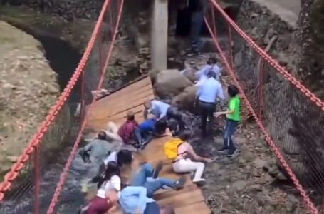 Más de 10 personas resultaros lesionadas al colapsar un puente recién reinaugurado