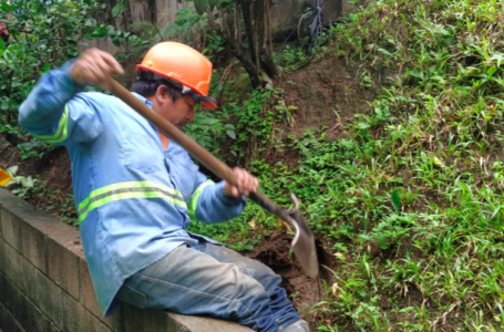 Reparan fugas de agua potable en Santa Rosa de Lima y Ayutuxtepeque