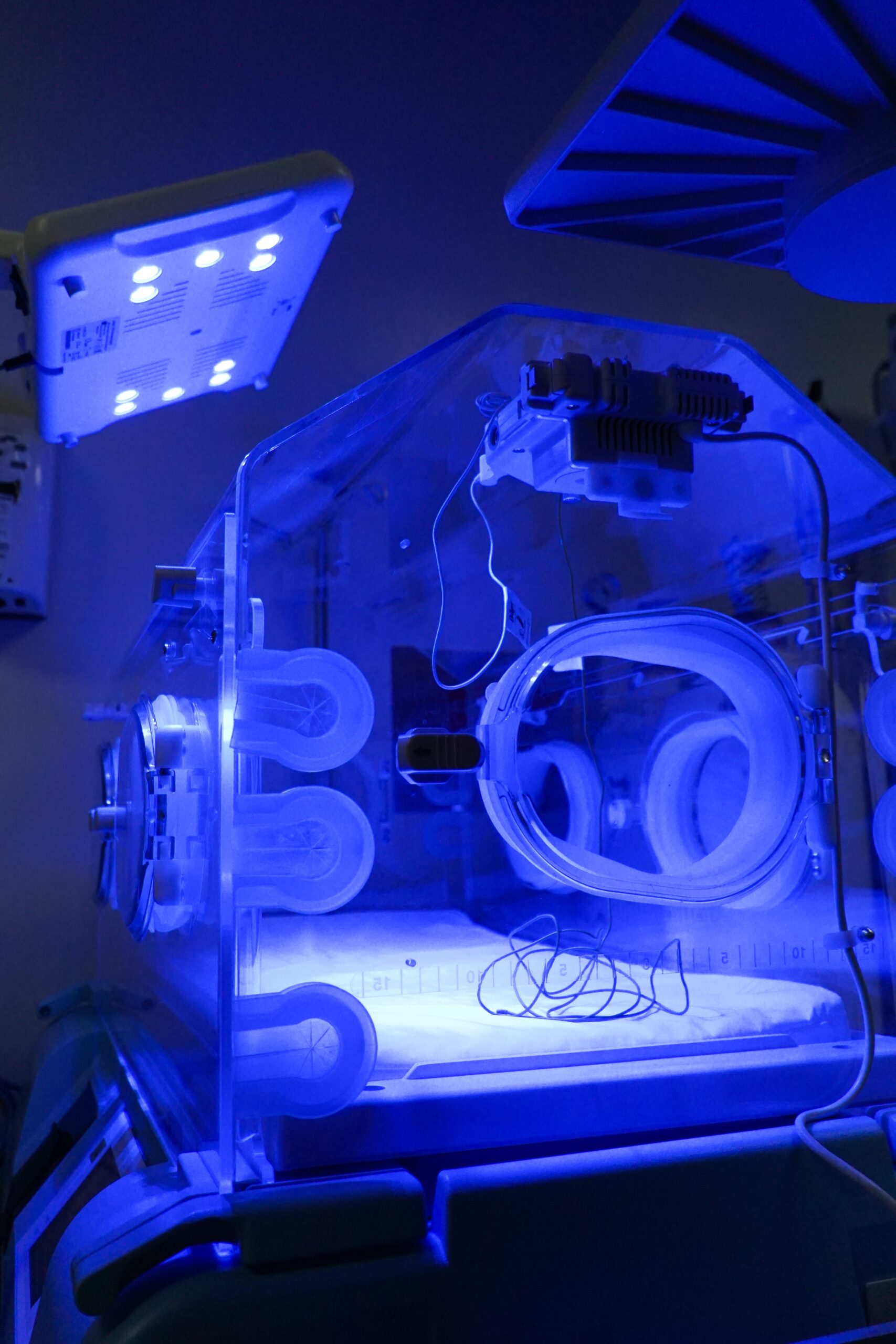 Hospital Nacional de San Juan de Dios recibe nuevo equipo de incubadoras de transporte