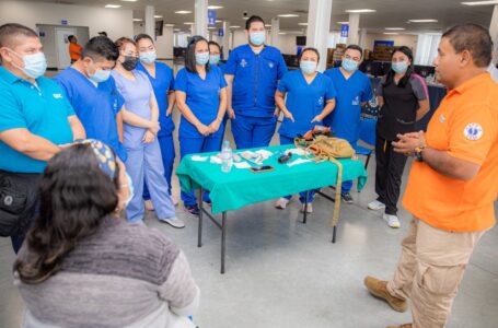 Médicos y enfermeras del Megacentro de Vacunación se capacitan en emergencias prehospitalarias