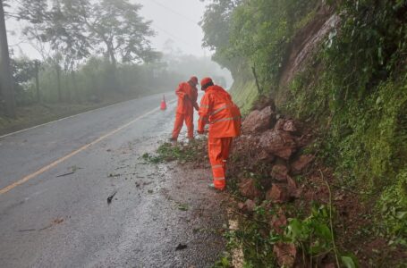 Se registra derrumbe en calle que conduce de Comasagua a Jayaque