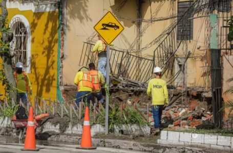 Obras Públicas retira 30 derrumbes en carretera y 99 árboles