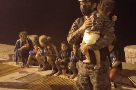 Militares rescatan embarcación y sus tripulantes en playa Pueblo Viejo, La Unión