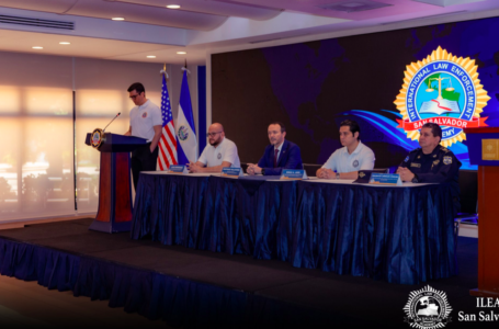 Academia internacional de policía concluye curso de investigación antipandillas