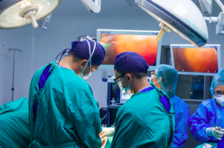 Médicos extirpan con éxito tumor cancerígeno que afectaba el riñón de un paciente migueleño