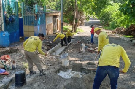 Obras Públicas repara drenajes en Lomas del Tecana, Santa Ana