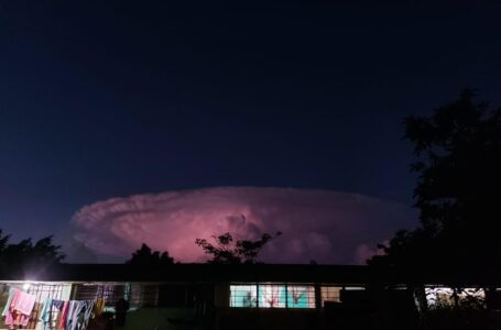 Salvadoreños reaccionan sorprendidos ante núcleo de tormenta similar a un plato gigante