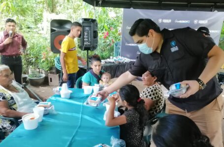 Comuna de Zaragoza entrega almuerzos a adultos mayores del cantón Guadalupe