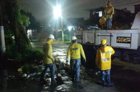 Limpian calles de colonia Santa Lucía para reducir afectaciones por lluvias