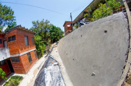 Obras Públicas por concluir construcción de muro en condominio INPEP