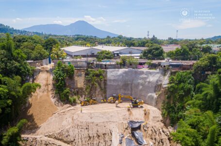 Obras Públicas trabaja en solución integral ante inundaciones en colonia Santa Lucía