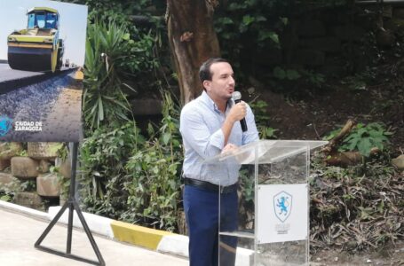 Alcalde de Zaragoza entrega el proyecto de pavimentación del pasaje Salamandra, en la comunidad Los Encantos