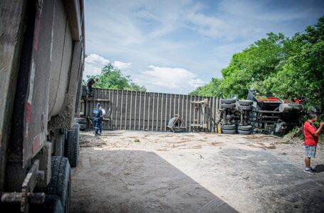 Accidente de seis vehículos en desvío a San Juan Opico deja un lesionado