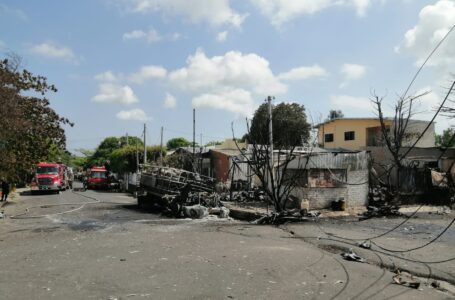 Incendio en venta de cilindros de gas en San Luis Talpa ha sido controlado