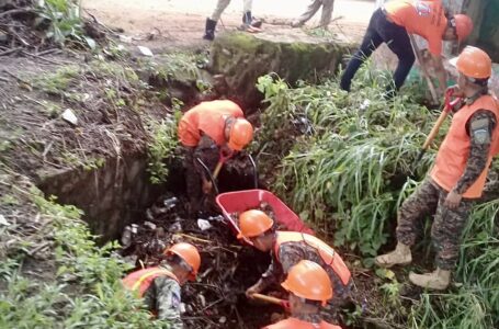 Soldados apoyan en labores de mitigación por lluvias en Ahuachapán
