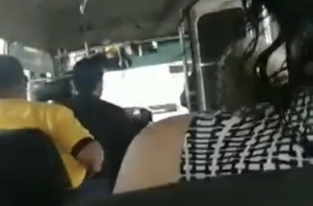 Denuncian a motoristas de la 42-B por conducción peligrosa al disputarse pasajeros