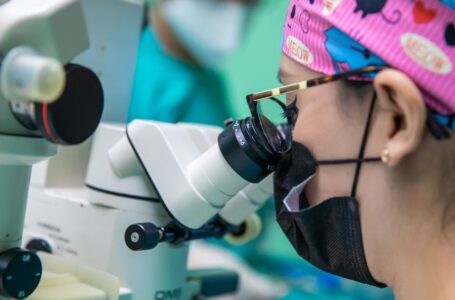 Realiza jornada de cirugía oftalmológica en Hospital Rosales
