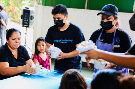 Alcaldía de Zaragoza reparte 500 almuerzos en colonia El Zaite número uno