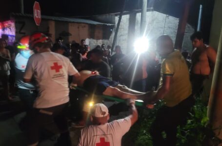 Mujer muere tras ser impactada por una llanta que se desprendió de una rastra